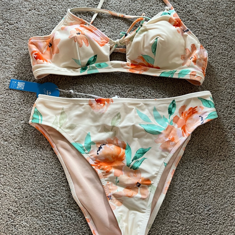 NWT Cream Floral Hipster Bikini Set Size Large (8-10)